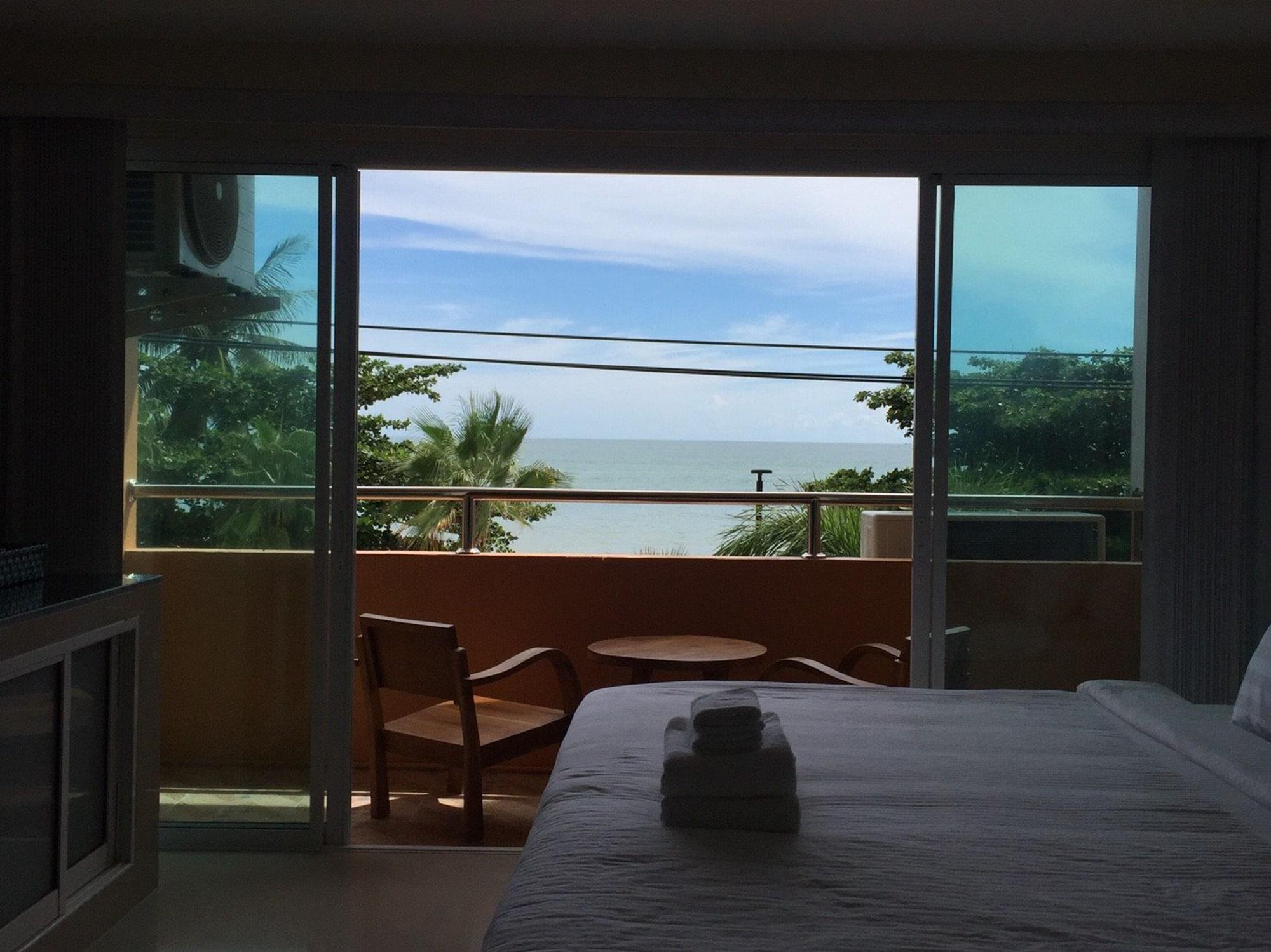 Marina Jomtien Beach Buitenkant foto