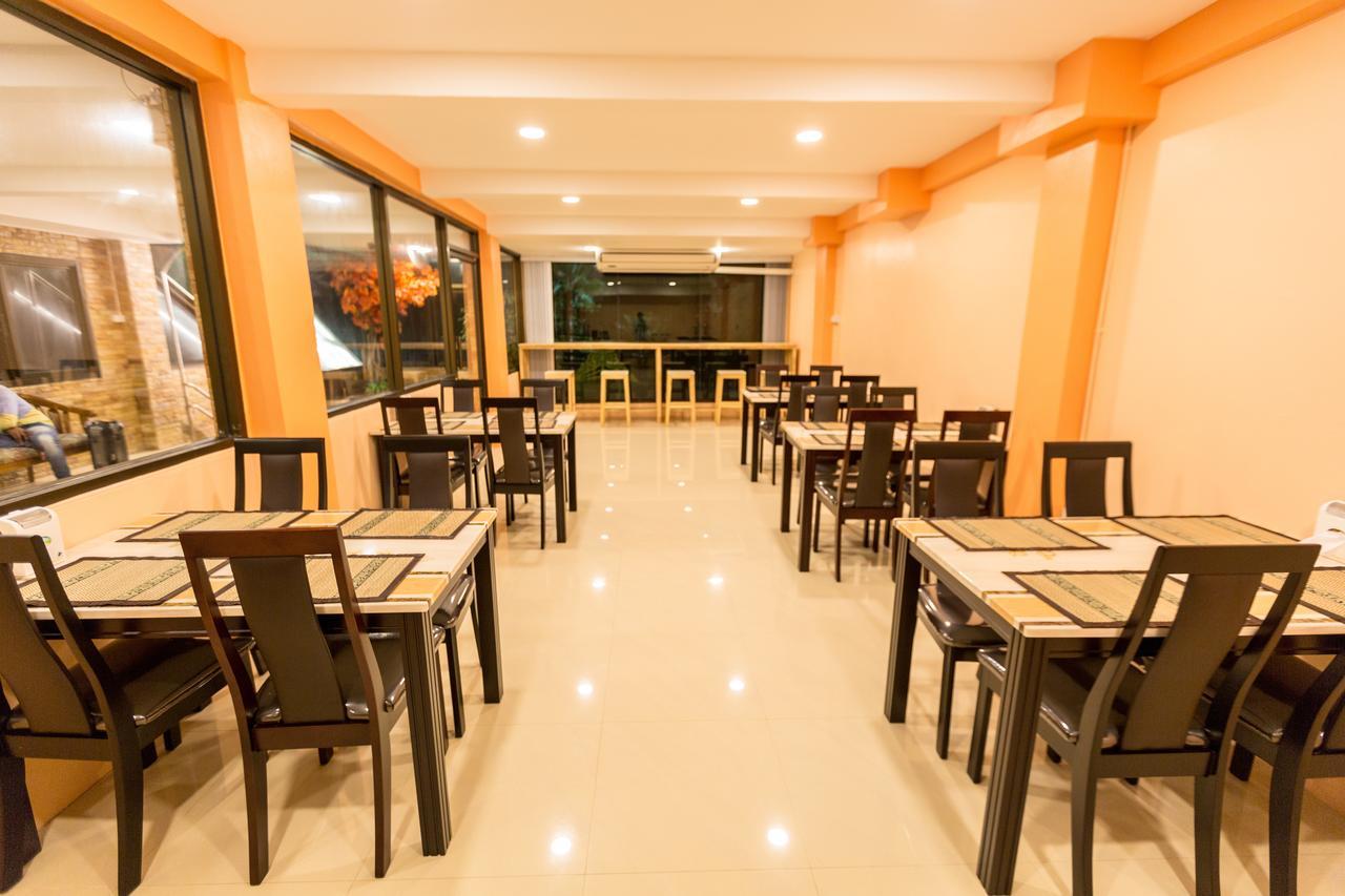 Marina Jomtien Beach Buitenkant foto